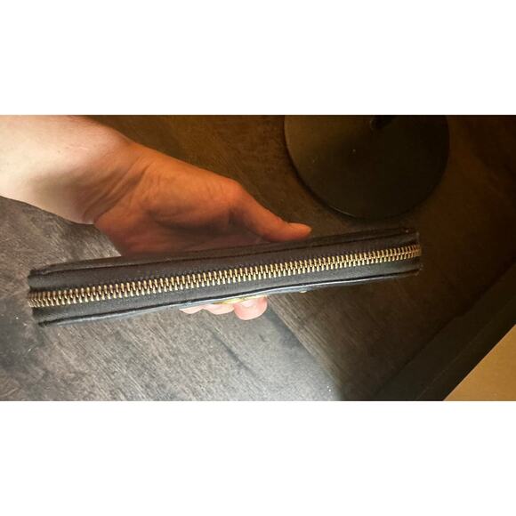 GUCCI MARMONT GG BLACK LEATHER QUILTED ZIP AROUND WALLET - Picture 6 of 9